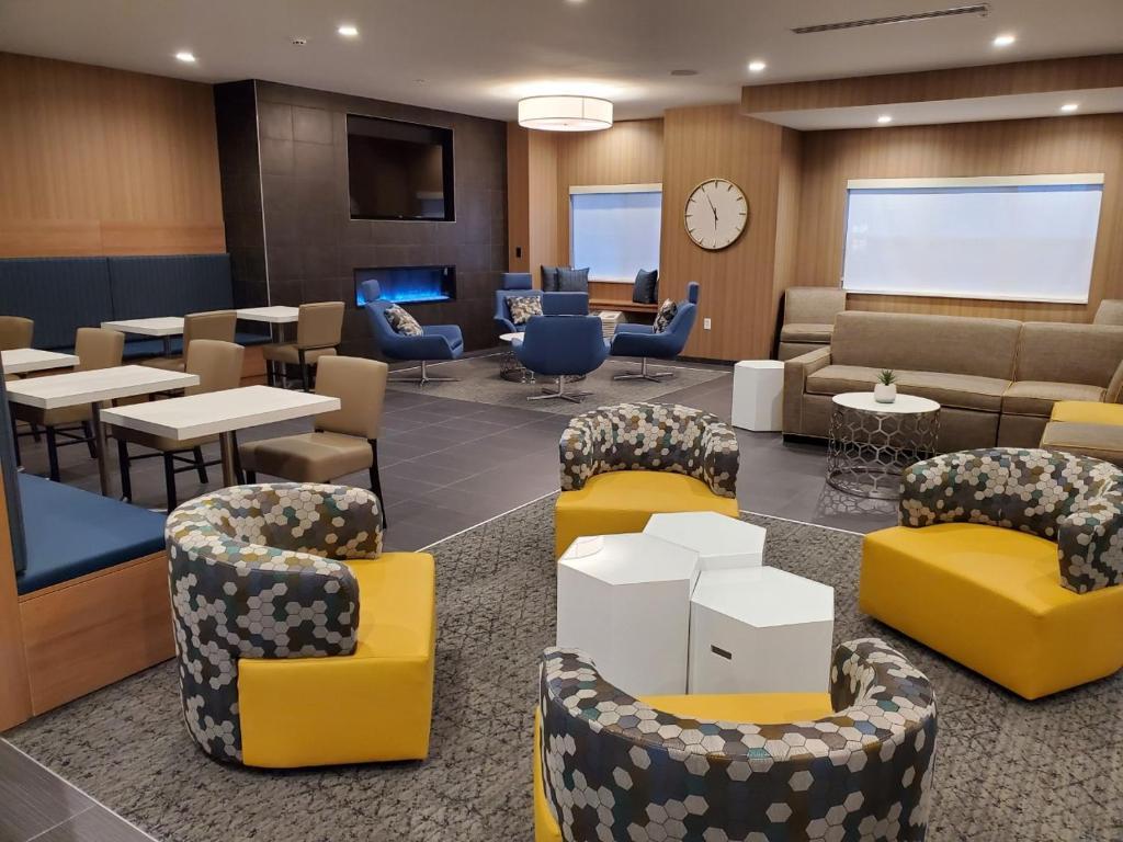 Microtel Inn & Suites By Wyndham Farmington Ngoại thất bức ảnh
